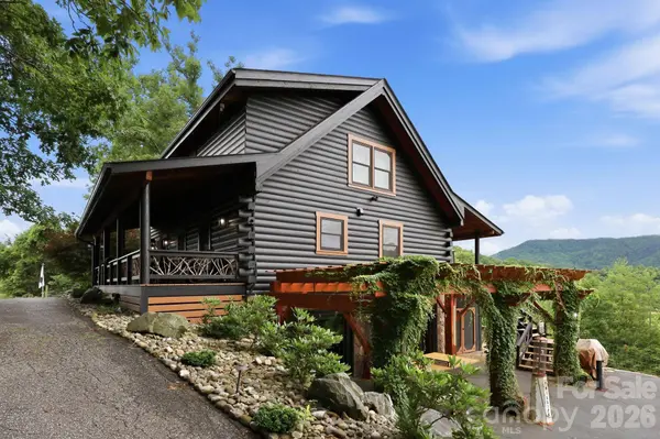 206 Hamlet DR, Burnsville, NC 28714