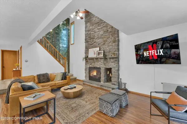142 Longfellow CIR, Albrightsville, PA 18210