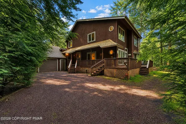 142 Longfellow CIR, Albrightsville, PA 18210