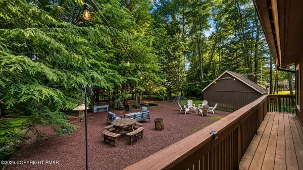 142 Longfellow CIR, Albrightsville, PA 18210