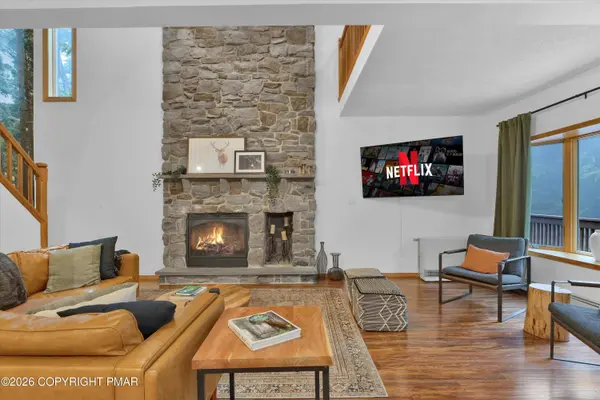 142 Longfellow CIR, Albrightsville, PA 18210