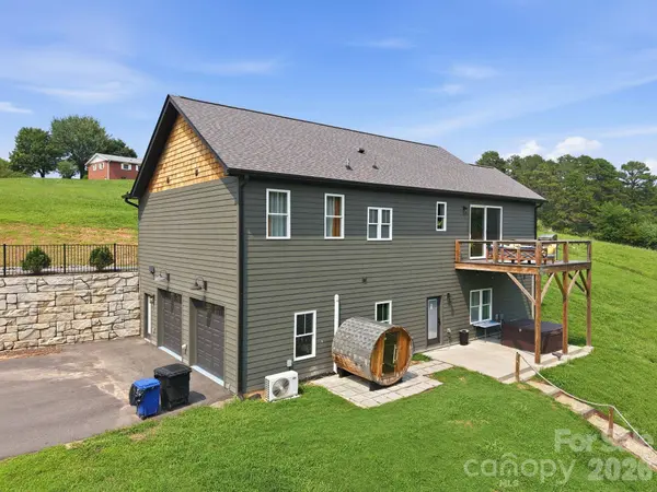 322 Goughes Branch RD, Leicester, NC 28748