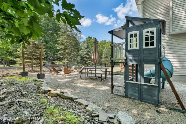 2083 Scarborough WAY, Bushkill, PA 18324