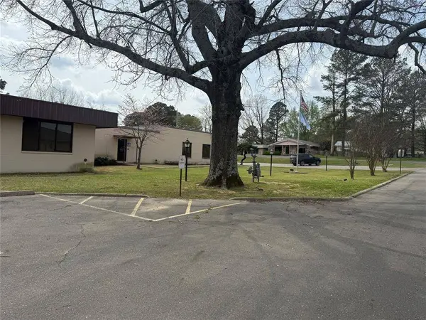 1300 SE Adams ST, Idabel, OK 74745