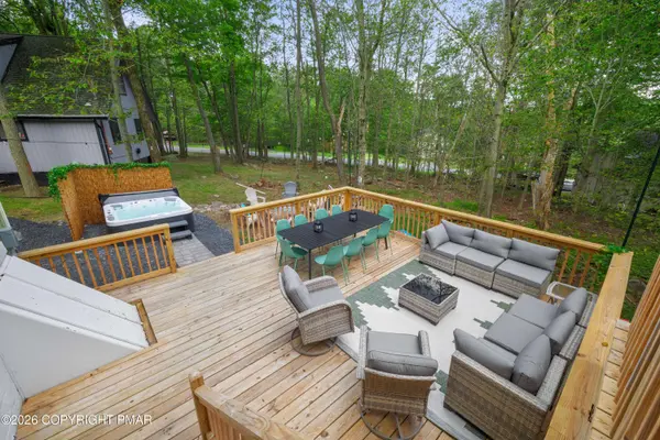 1403 Waterfront DR, Tobyhanna, PA 18466