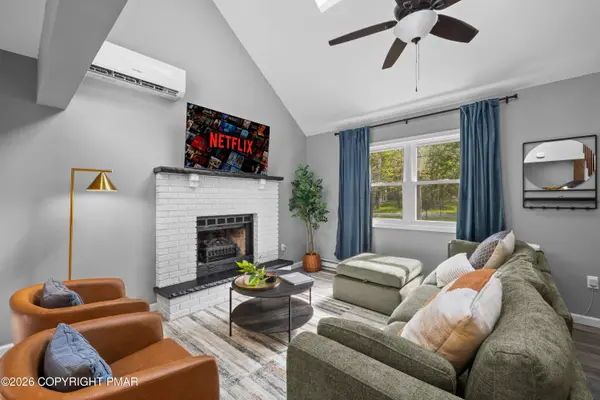 1403 Waterfront DR, Tobyhanna, PA 18466