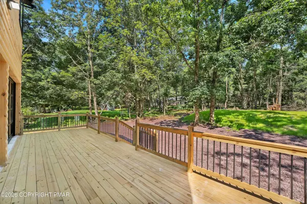 232 Petrarch TRL, Albrightsville, PA 18210
