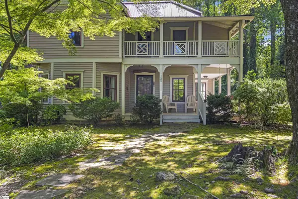 520 Esseola Street, Saluda, NC 28773-0816