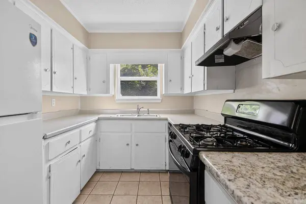 10 Compass Pt, Sherwood, AR 72120-1630