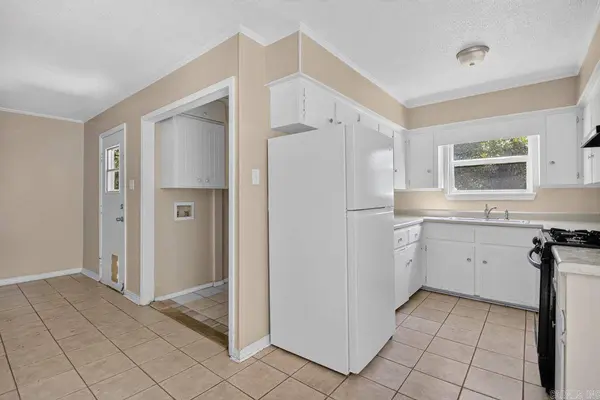 10 Compass Pt, Sherwood, AR 72120-1630