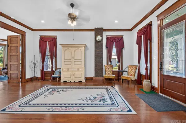 206 E Cherry, Lonoke, AR 72086