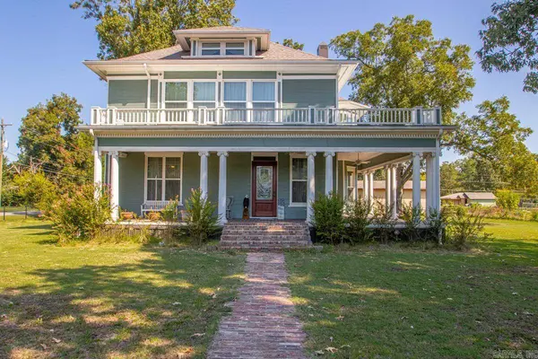 206 E Cherry