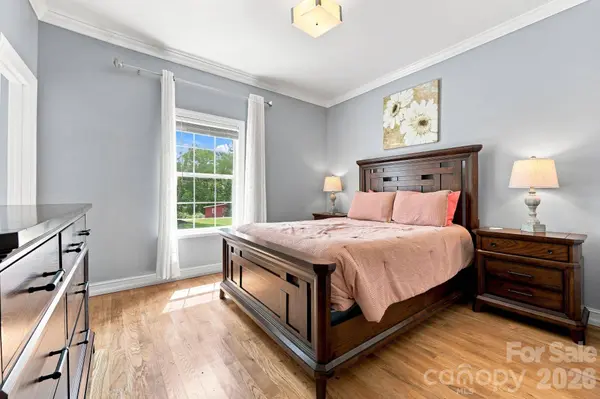 1037 S Main ST, Mars Hill, NC 28754