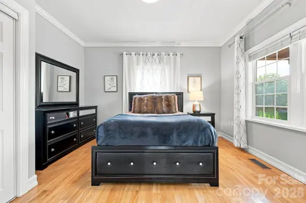 1037 S Main ST, Mars Hill, NC 28754