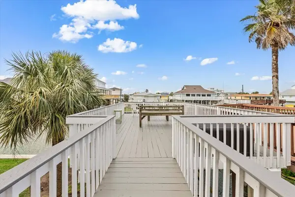 3718 Brewster Key DR, Galveston, TX 77554