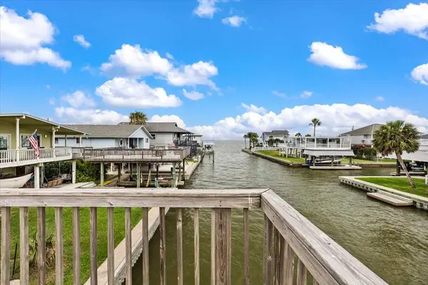 3719 Brewster Key, Galveston, TX 77554