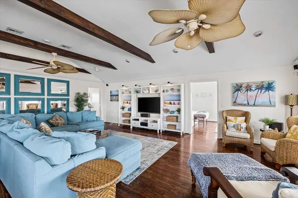 3718 Brewster Key DR, Galveston, TX 77554