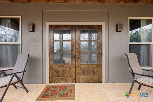 406 Cross Mountain DR, Fredericksburg, TX 78624