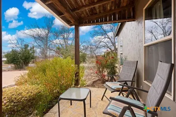 406 Cross Mountain DR, Fredericksburg, TX 78624