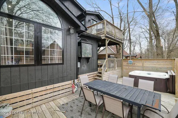 7112 Robinwood DR, Tobyhanna, PA 18466