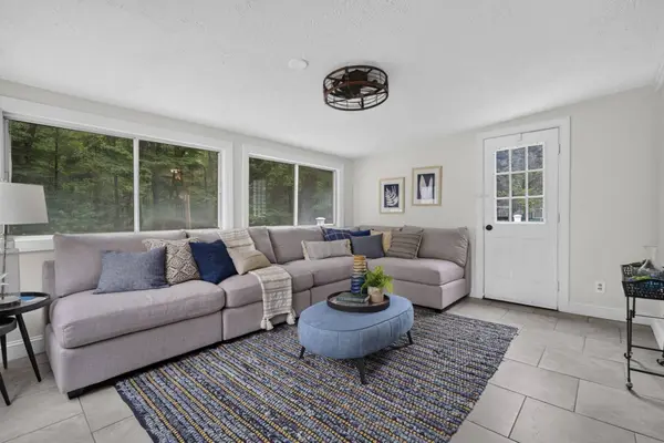 47 Southville Rd, Southborough, MA 01772