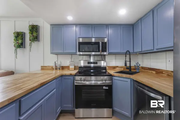 700 W Beach Blvd #108, Gulf Shores, AL 36542