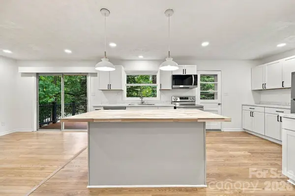 104 Disosway ST, Black Mountain, NC 28711