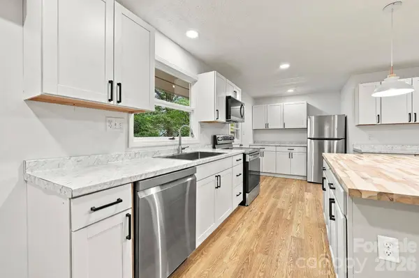 104 Disosway ST, Black Mountain, NC 28711
