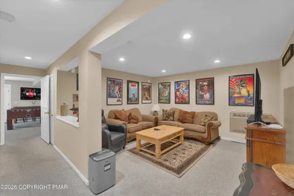28 Pope LN, Albrightsville, PA 18210