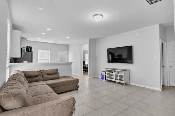 128 Quiet Man DR, Jarrell, TX 76537