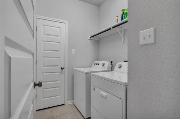 128 Quiet Man DR, Jarrell, TX 76537