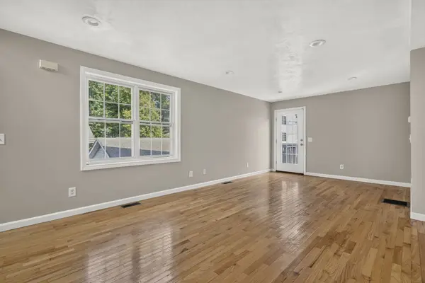 103 Commonwealth Ave, Worcester, MA 01604