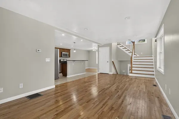 103 Commonwealth Ave, Worcester, MA 01604