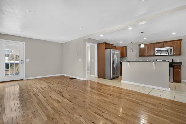 103 Commonwealth Ave, Worcester, MA 01604