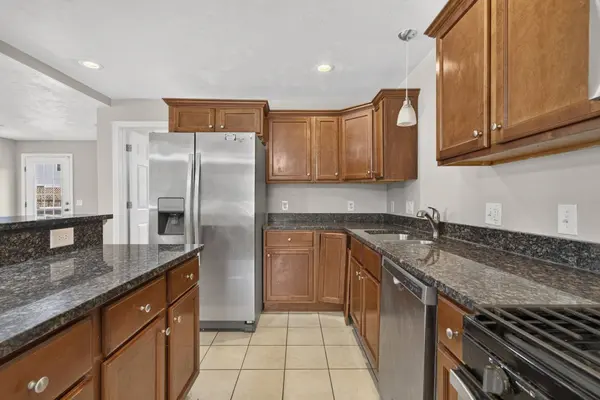 103 Commonwealth Ave, Worcester, MA 01604
