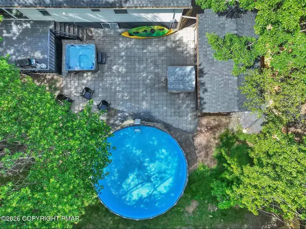 400 Mountain RD, Albrightsville, PA 18210