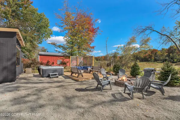7669 Lake Shore DR, Pocono Lake, PA 18347