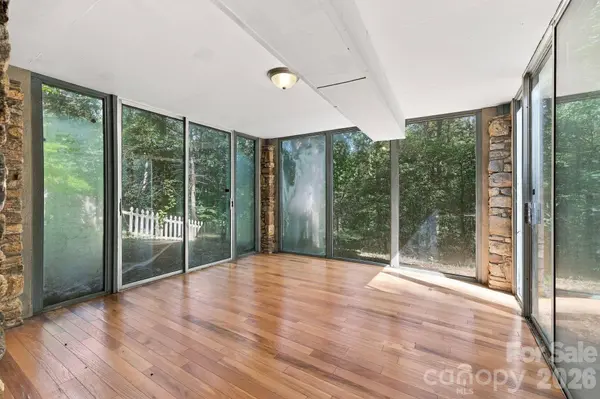 109 Overlook RD, Asheville, NC 28803