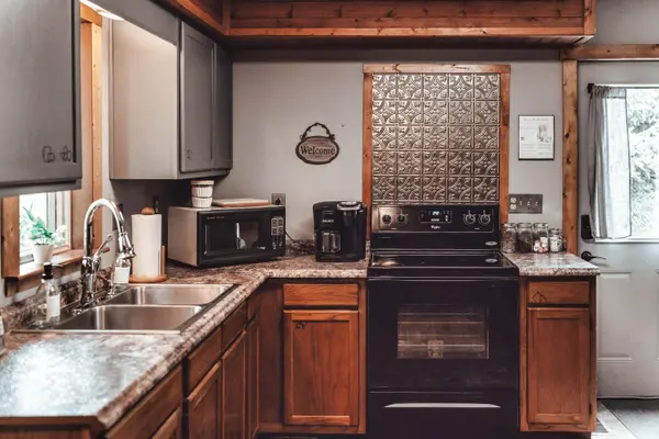 16372 Kreashbaum Road, Rockbridge, OH 43149