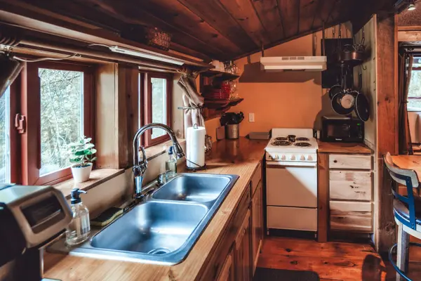 16332 Kreashbaum Road, Rockbridge, OH 43149