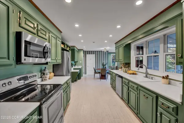 139 McCauley AVE, Pocono Pines, PA 18350