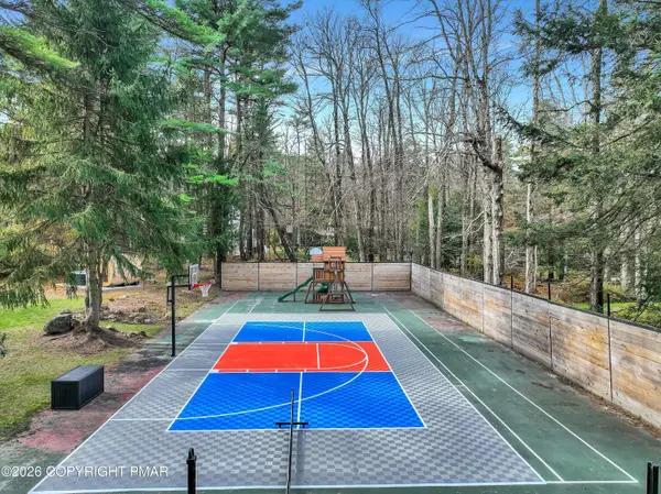 139 McCauley AVE, Pocono Pines, PA 18350