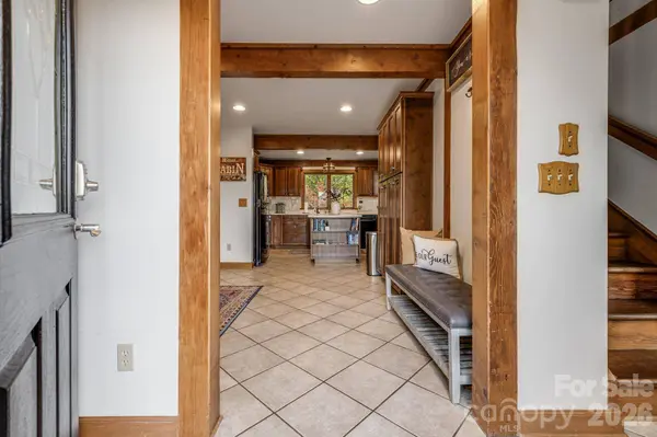 28 Nantahala RDG, Bryson City, NC 28713