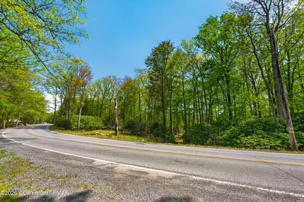 Lake Harmony RD, Lake Harmony, PA 18624