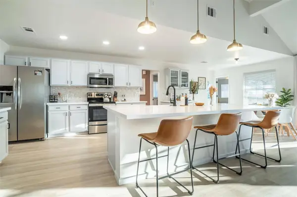 20712 Camel Back ST, Lago Vista, TX 78645