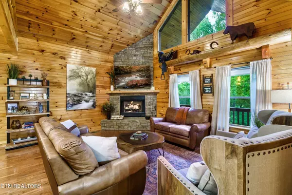 3330 Robeson Rd, Sevierville, TN 37862