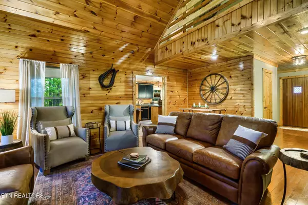 3330 Robeson Rd, Sevierville, TN 37862