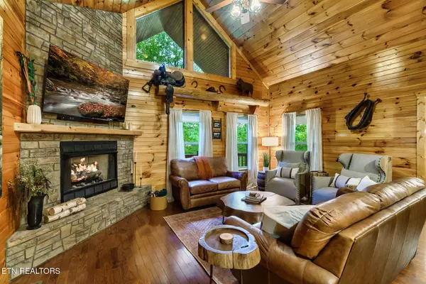 3330 Robeson Rd, Sevierville, TN 37862