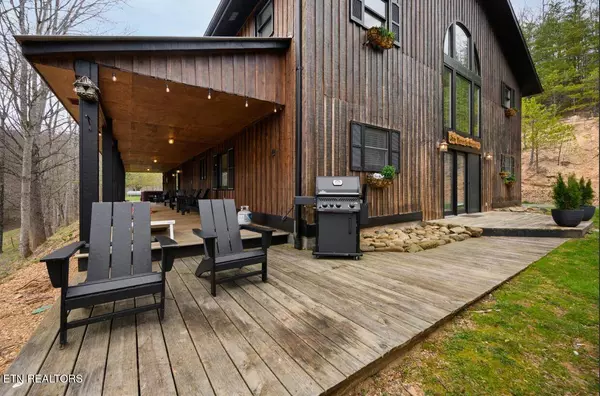 1293 Laurel Lick Rd, Sevierville, TN 37862