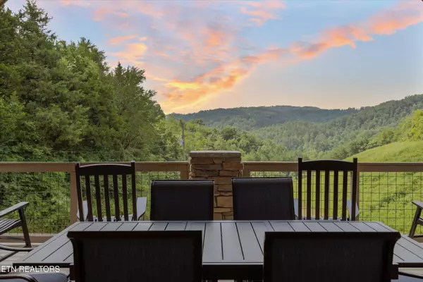 1823 Alvins Ridge DR, Sevierville, TN 37876